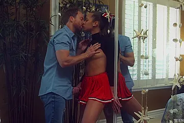 Cute cheerleader Liza Rowe - porn video