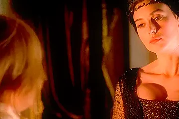 Monica Bellucci - Brotherhood of the Wolf (2001) - porn video