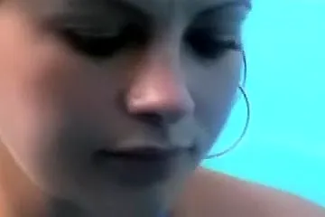 Beach change cabin and the pretty amateur girl naked - porn video