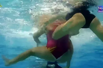 Shaved pussy of the water polo player - porn video