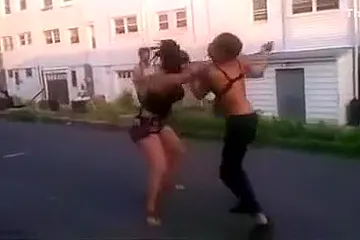 Real female fight with a couple of crazy chicks - porn video