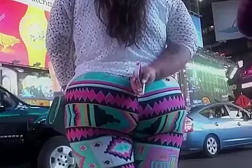 Big ass and thick thighs in leggings - porn video