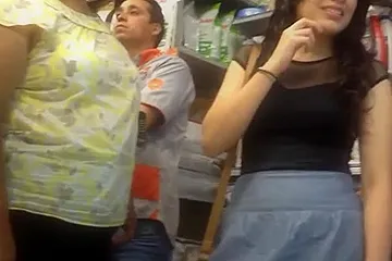 bajo falda - porn video