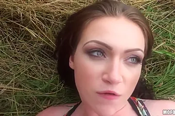 Curvy Brit Fucked Outdoors With Harmony Reigns - porn video