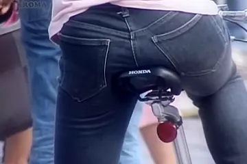 Candid jeans video of Asian amateur with firm butt armd00300B - porn video
