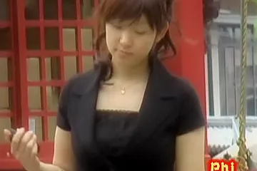 Hot Asian waiting for her date got no panties sharked - porn video