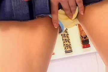 Sexy Japanese teen schoolgirl Shows Us Her Panties (18+) - porn video