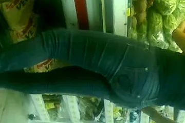 upskirt (fake) cameltoe en super riko - porn video