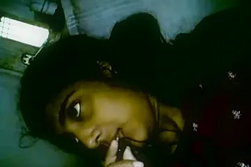kerala college gal talks to her paramour and masturbates - porn video