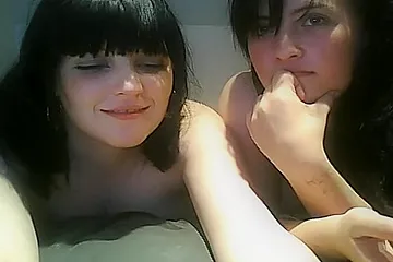 Emo lesbian loving - porn video