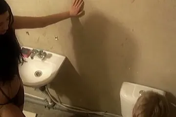 Cutie gets her pantyhose ripped from her butt - porn video