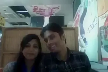Bangladeshi boyfriend and girlfriend in restaurant (1) - porn video