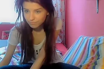 Sexy teen shows ass on webcam (18+) - porn video
