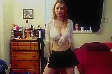 Big titty blonde dancing - porn video