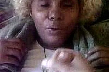 Ebony mature gets a big facial - porn video