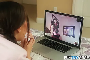 Lesbian MILF Makes Out With Hot teen (18+) - porn video