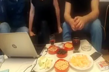 Yengemi abimle sikiyoruz - porn video