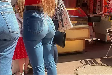 Bubble Butt amazing ass Tight Jeans - porn video