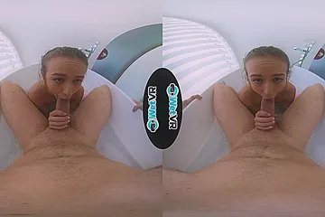 Bath Creep - WetVR - porn video