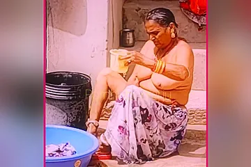 Desi Indian Village Mature Aunty Bathing Video - porn video