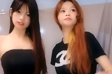 A tiny, untidy Chinese adolescent girl stars in this homemade sex video. - porn video