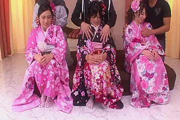 Japanese Babe Masturbates Before Getting A Hard Fuck On The Bed 69 Min - porn video