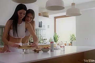 Simon & Ella Bonita - Dulce Sex - porn video