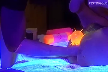 Anal Toys - Blacklight Anal Play Fisting And Toying By Queenmiss And Fistdude - porn video