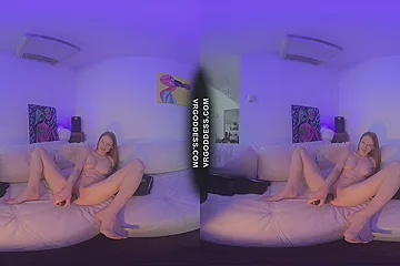 Tiny Lolly Kinky Creative Porn Big Cucumber And Zucchini Small Pink Pussy Stretch - porn video