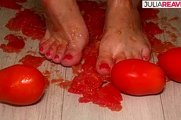 She Makes Tomato Juice Naked And Gets Horny While Doing It - KinkyBitches - porn video