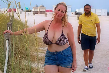 Danni Jones In A Day At The Beach - porn video