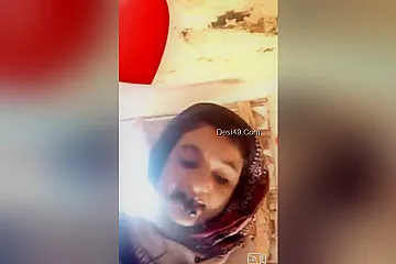 Sexy Paki Bhabhi Shows Her Boobs And Pussy 1 - porn video