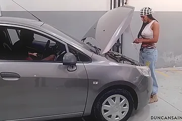 Mechanic Fixes Duncan Saints Car And Charges Him - porn video