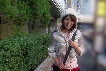 Cute Japanese babe shows of her special talents - porn video