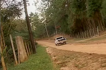Backwoods blonde with nice tits gets fucked on side of the road by a black guy - porn video