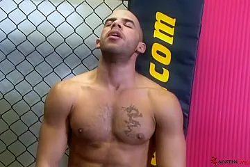 Caging The Wilde With Austin Wilde - porn video