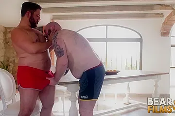 Kinky Cub Justin West Drilled By Raw Bear Cock - porn video
