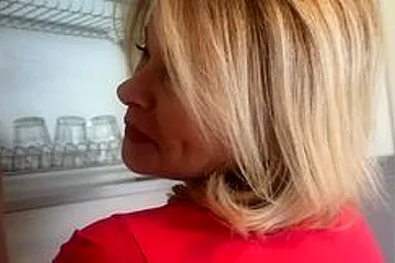 I Spread My Milf Neighbor In The Kitchen With Diana Douglas - porn video