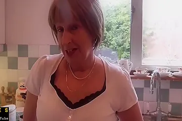 Rose Mary - British Wifey And Stepmother Blows Penis And Takes Painful Anal While The Family Are Away From Home For Money - porn video