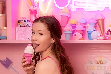 Emily Bloom And Cup Cake - Horny Adult Clip Teasing Fantastic , Watch It - porn video