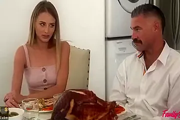 Alex Mack, Kyler Quinn And Charles Dera In Everything Goes Wrong For Thanksgiving - porn video