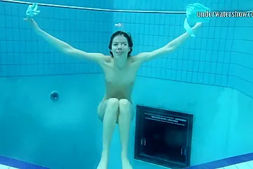 Gazel Podvodkova Underwater Naked Beauty - porn video