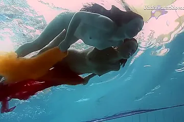 Krasula Fedorchuk And Liza Rachinska Underwate Lesbos - porn video
