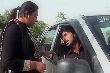 Sadaf Aunty, Outdoor Lap With A Big Disk - porn video