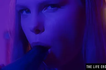 Kinky Redhead Fucks Her Sexy Shaved Snatch With A Glass Bottle - Ginger Mary - porn video