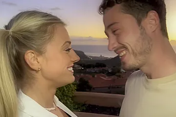Alice cracks with excitement - Jacquie et Michel TV - porn video