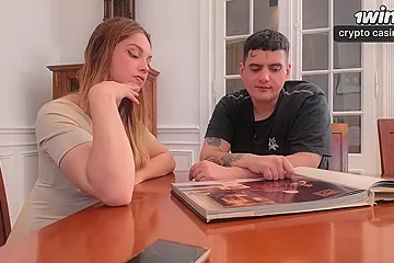 Rubia Culona Quiere Mi Verga Gigante En El Culo En Vez De Estudiar! - porn video
