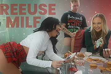 Paisley Porter And Vanessa Marie In It Feels A Lot Like Christmas - porn video